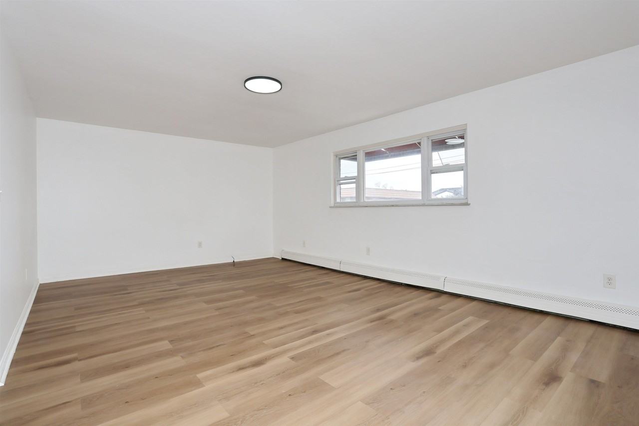 412 Walker St #3 - Photo 4 of 15