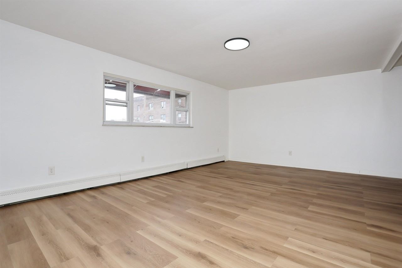 412 Walker St #3 - Photo 5 of 15