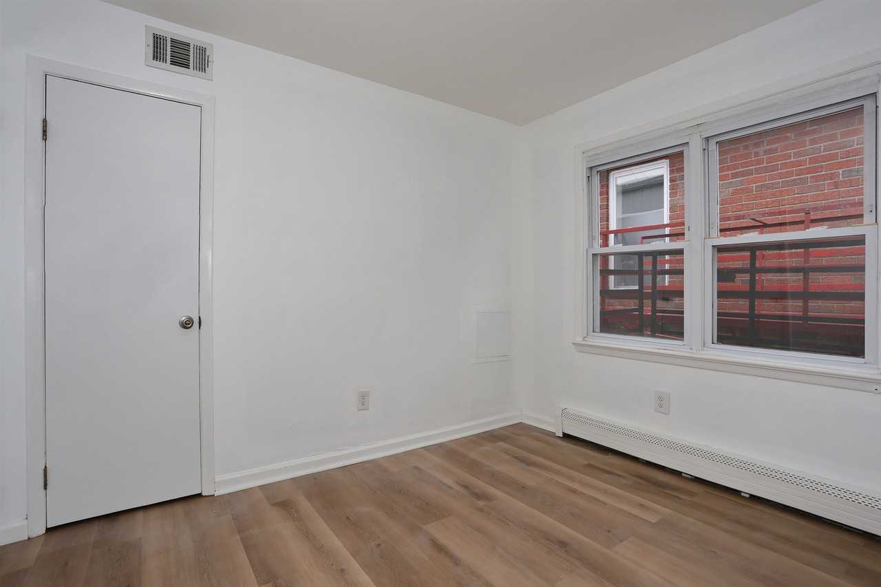 412 Walker St #3 - Photo 7 of 15
