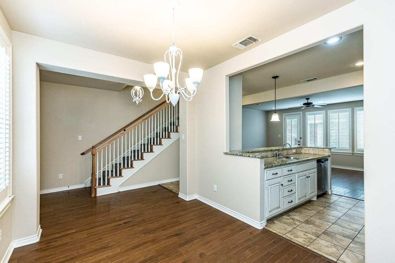 4614 121st St - Photo 5 of 16