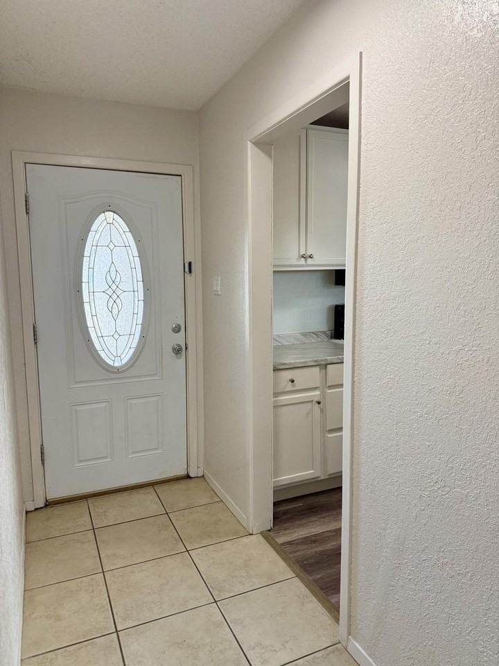 6126 38th St - Photo 4 of 28