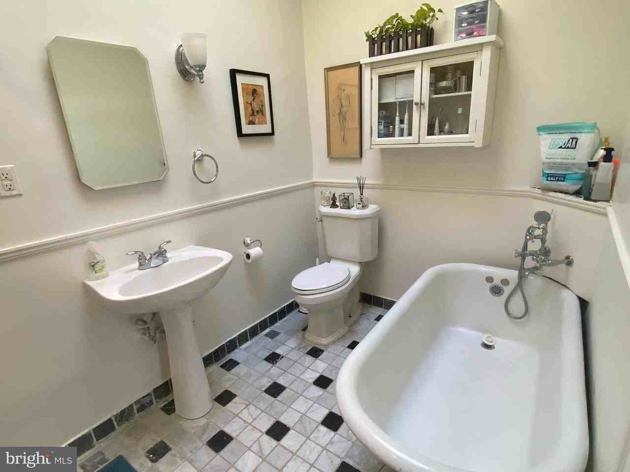 1745 Lanier Pl Nw - Photo 5 of 19