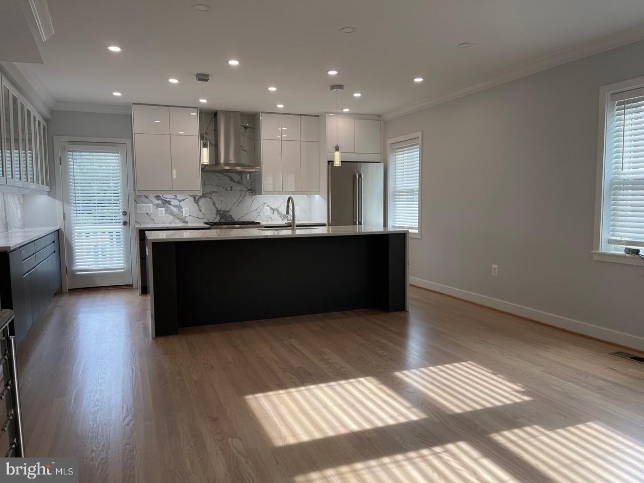 1311 Allison St Ne - Photo 3 of 28