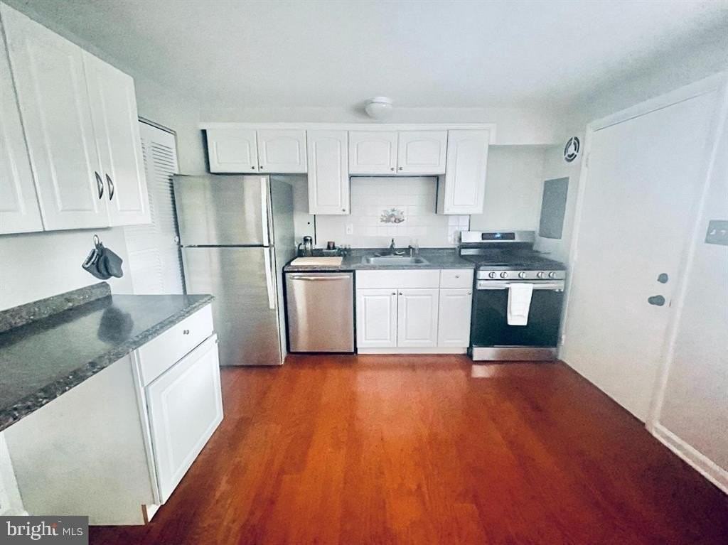 619 Genessee St - Photo 2 of 18