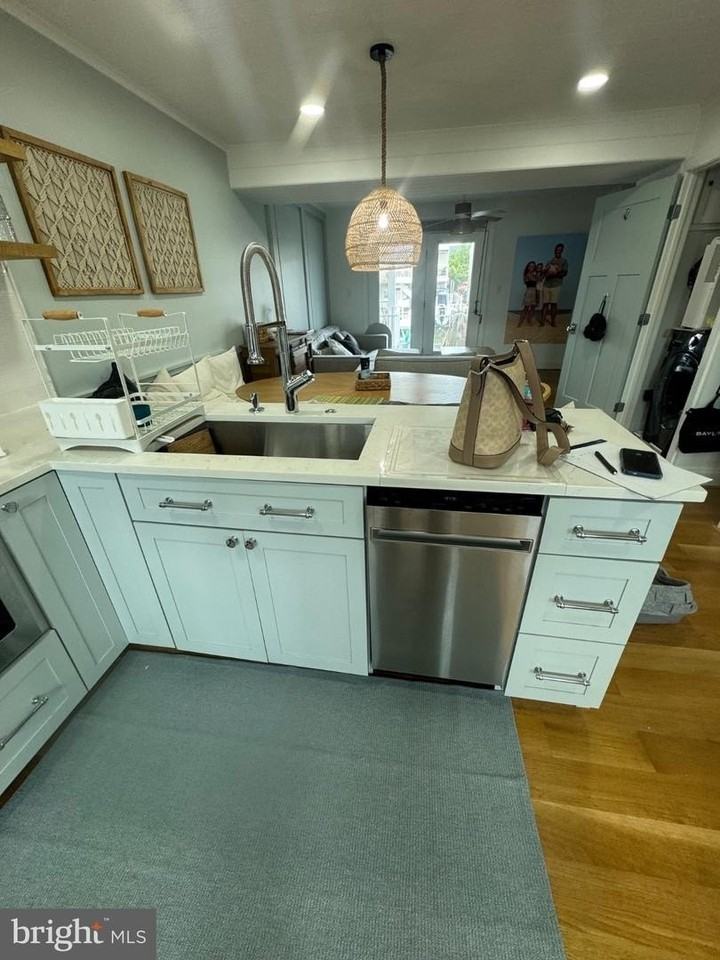 139 Newport Bay Dr - Photo 3 of 13