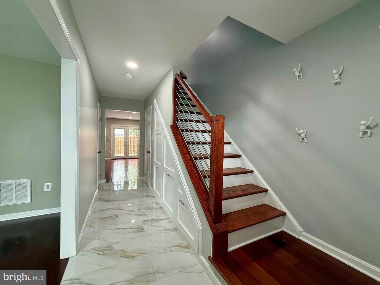 7962 Revenna Ln - Photo 2 of 42
