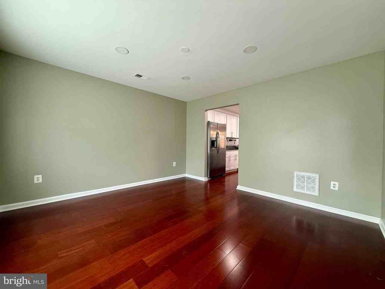 7962 Revenna Ln - Photo 6 of 42
