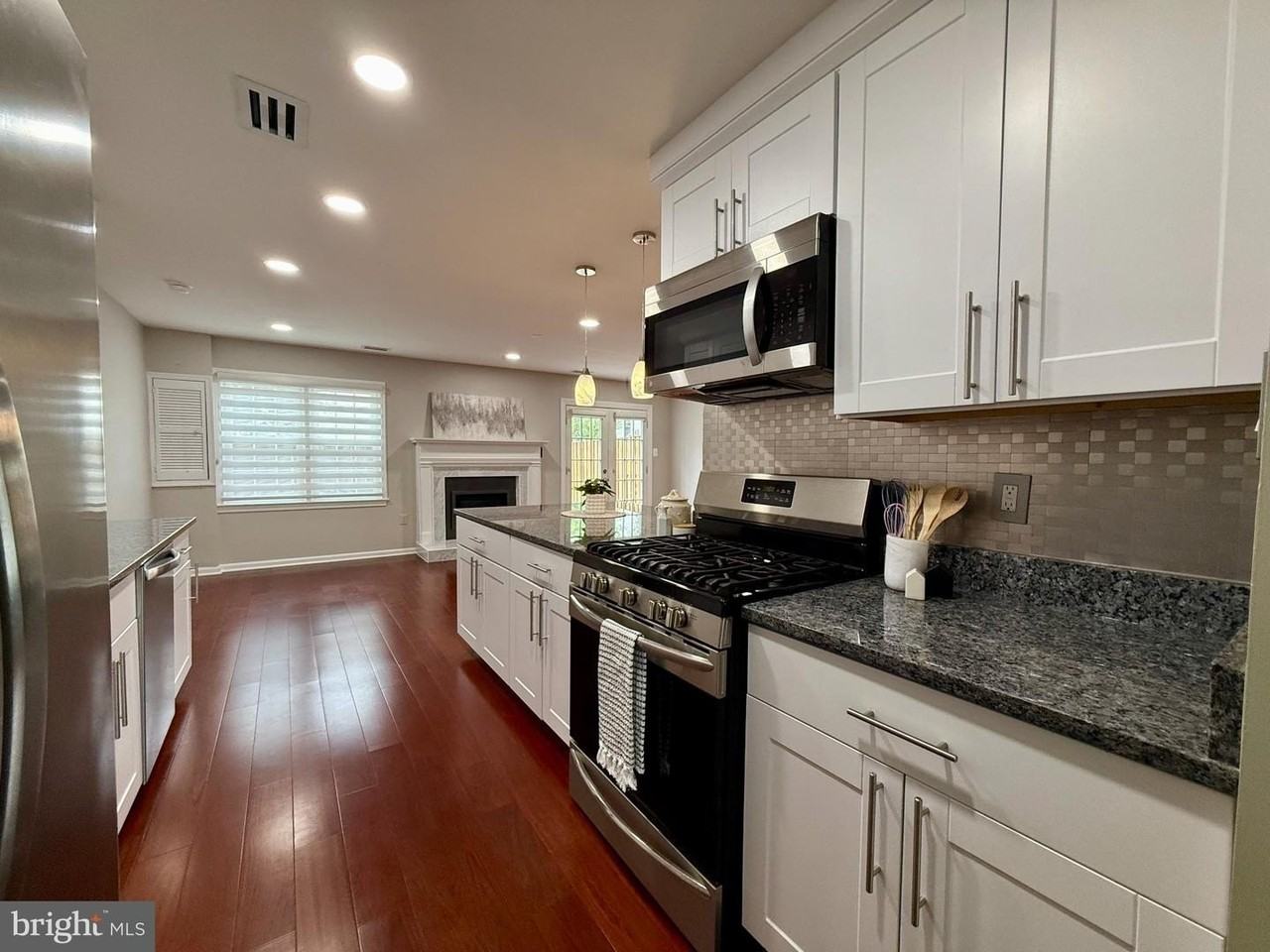 7962 Revenna Ln - Photo 7 of 42