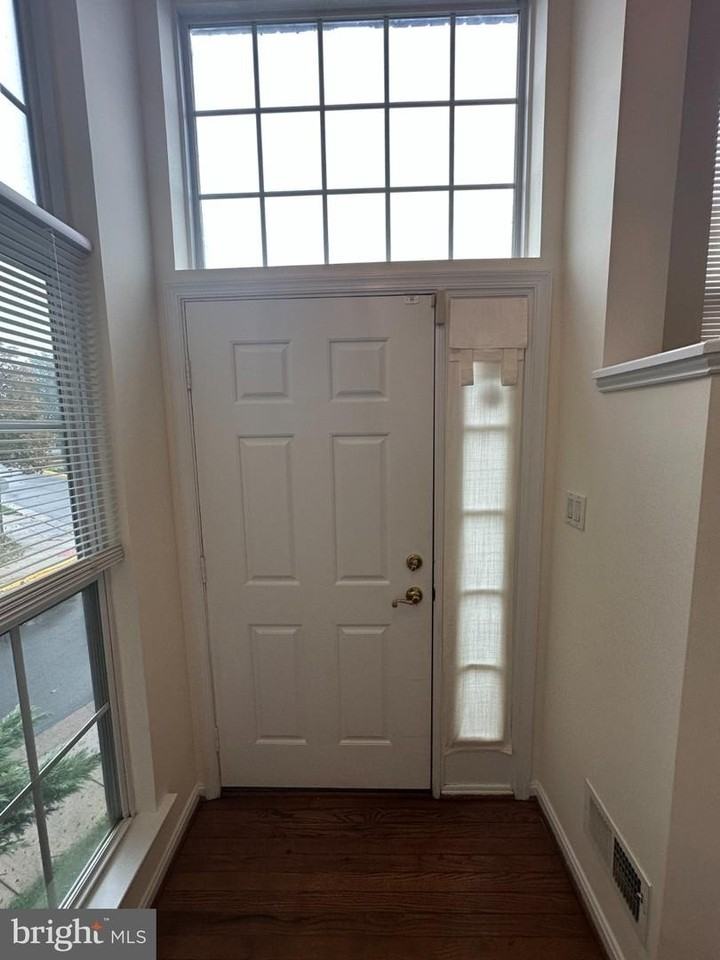 2590 Logan Wood Dr - Photo 3 of 41