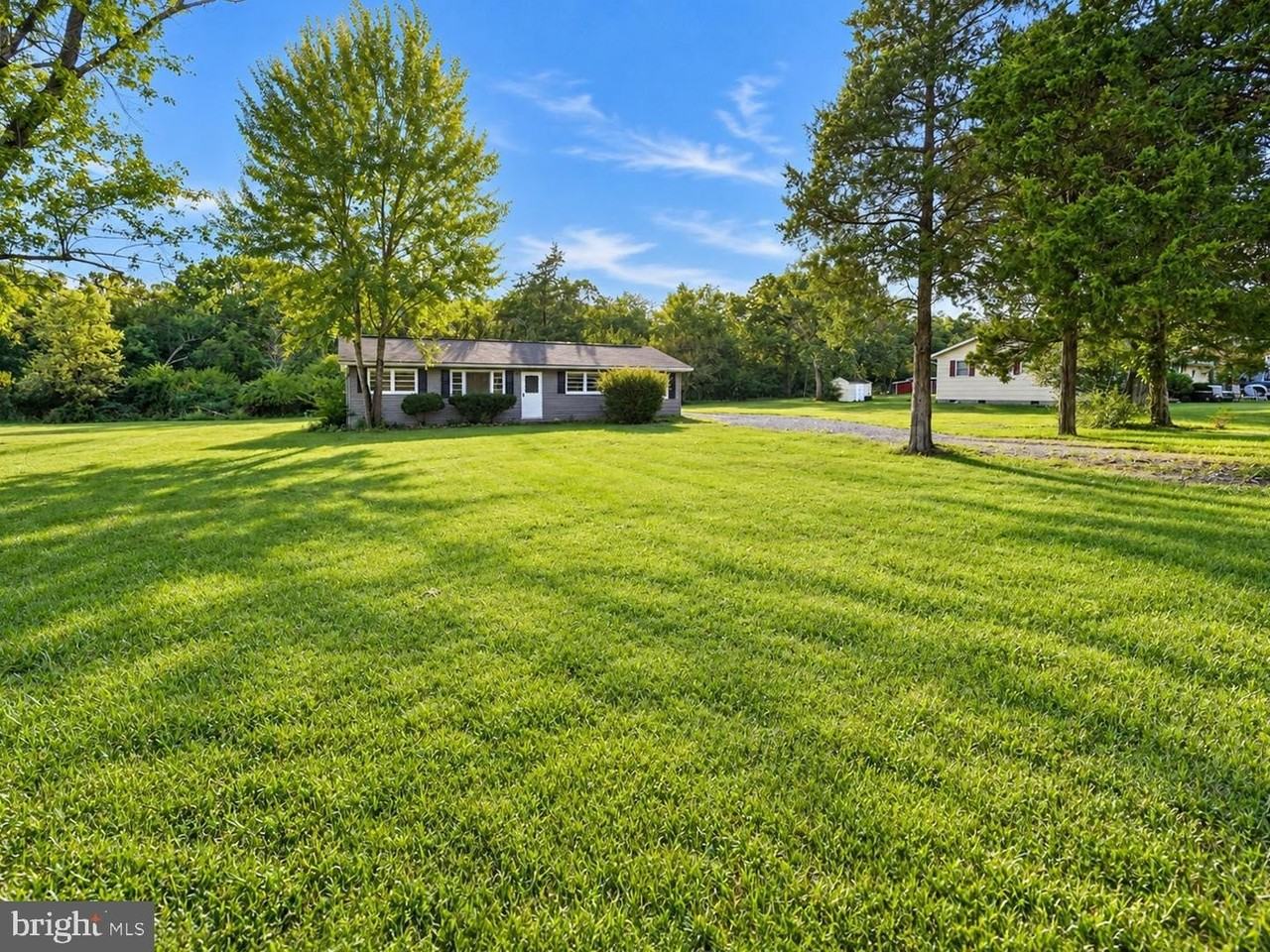8614 Linton Hall Rd - Photo 2 of 31