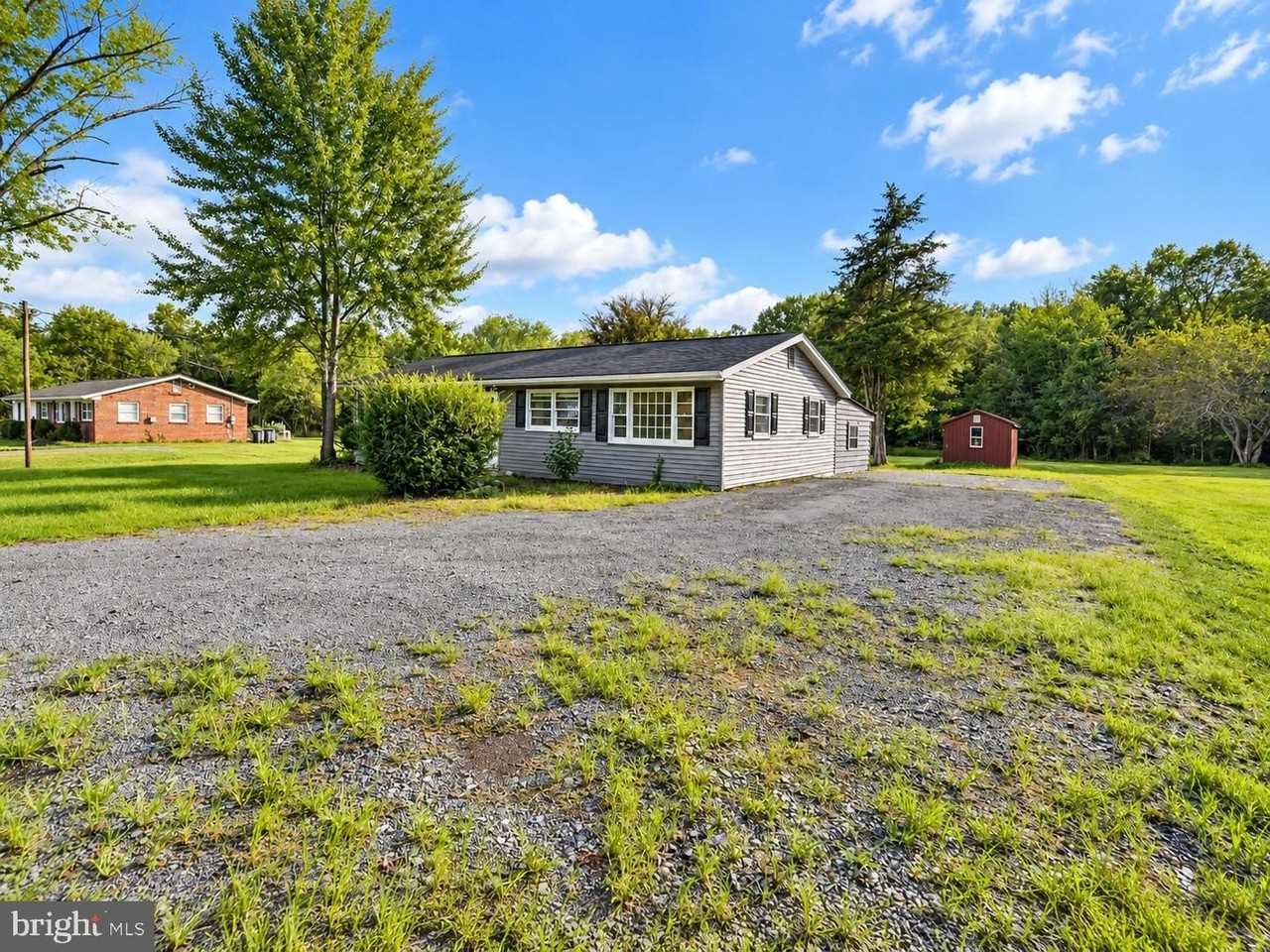 8614 Linton Hall Rd - Photo 3 of 31