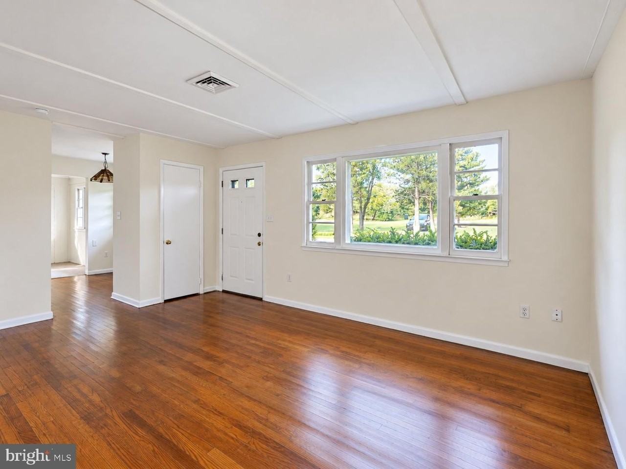 8614 Linton Hall Rd - Photo 6 of 31