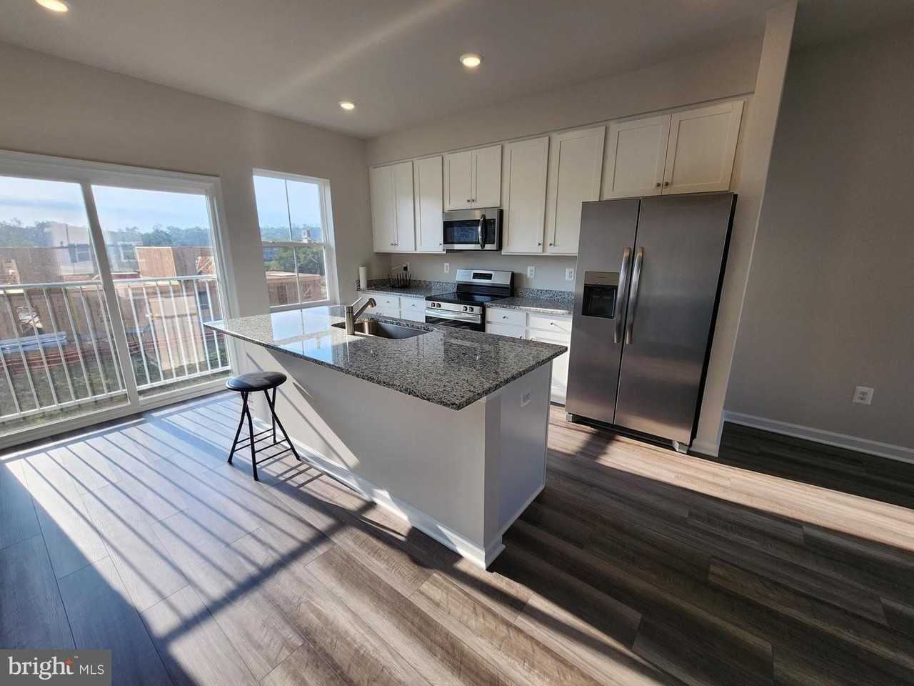 114 Milburn Dr - Photo 3 of 19