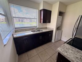 featured image of 1071 Adams Ave #1071C