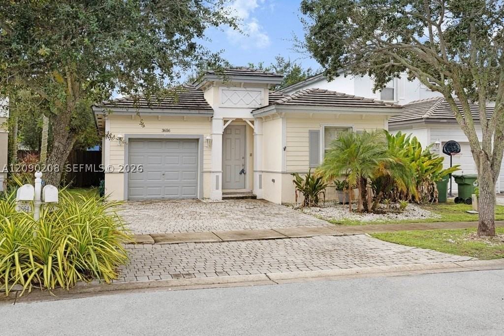 3656 Ne 3rd Ct - Photo 4 of 50