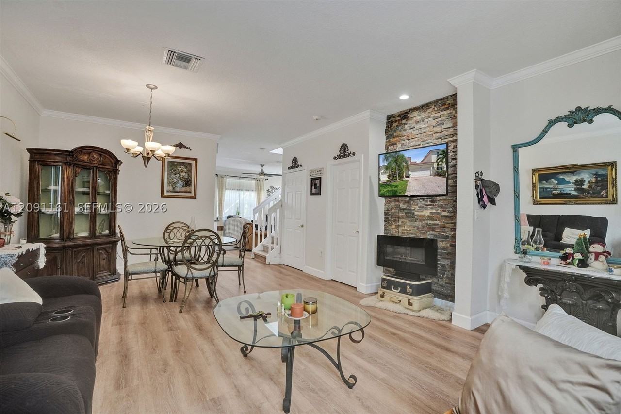 18781 Sw 28th Ct - Photo 4 of 49