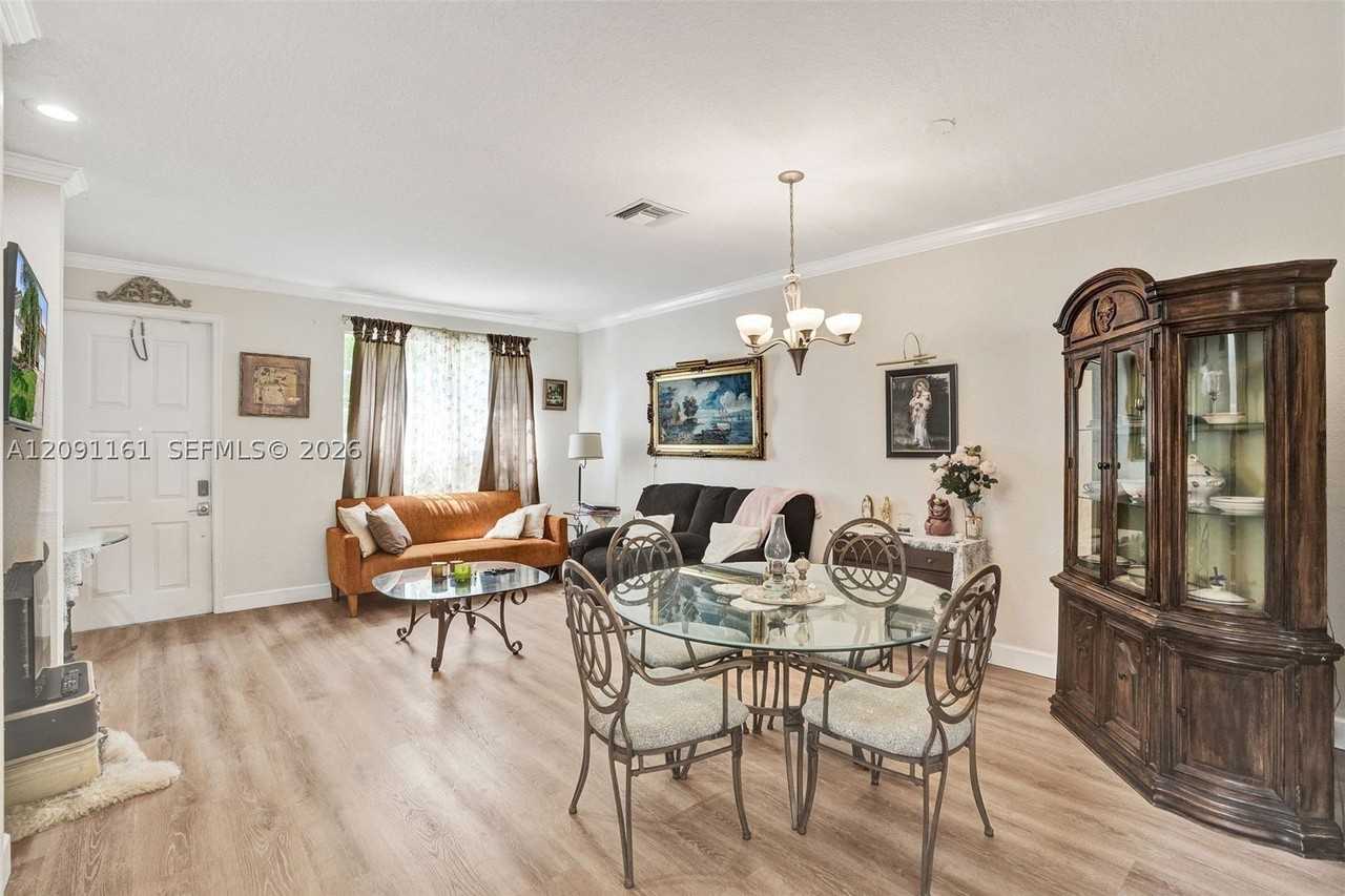 18781 Sw 28th Ct - Photo 5 of 49