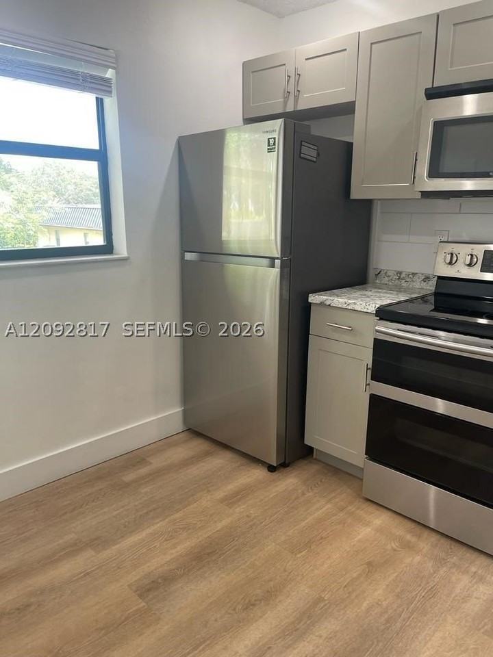 136 Nw 91st Ave #202 - Photo 4 of 19
