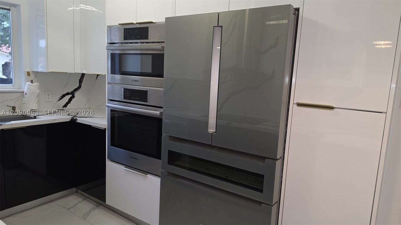 449 Nw 30th Pl #449 - Photo 2 of 20