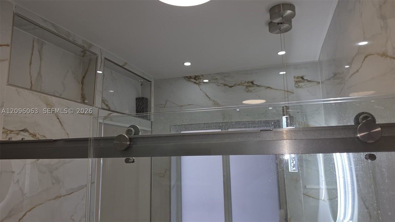 449 Nw 30th Pl #449 - Photo 7 of 20