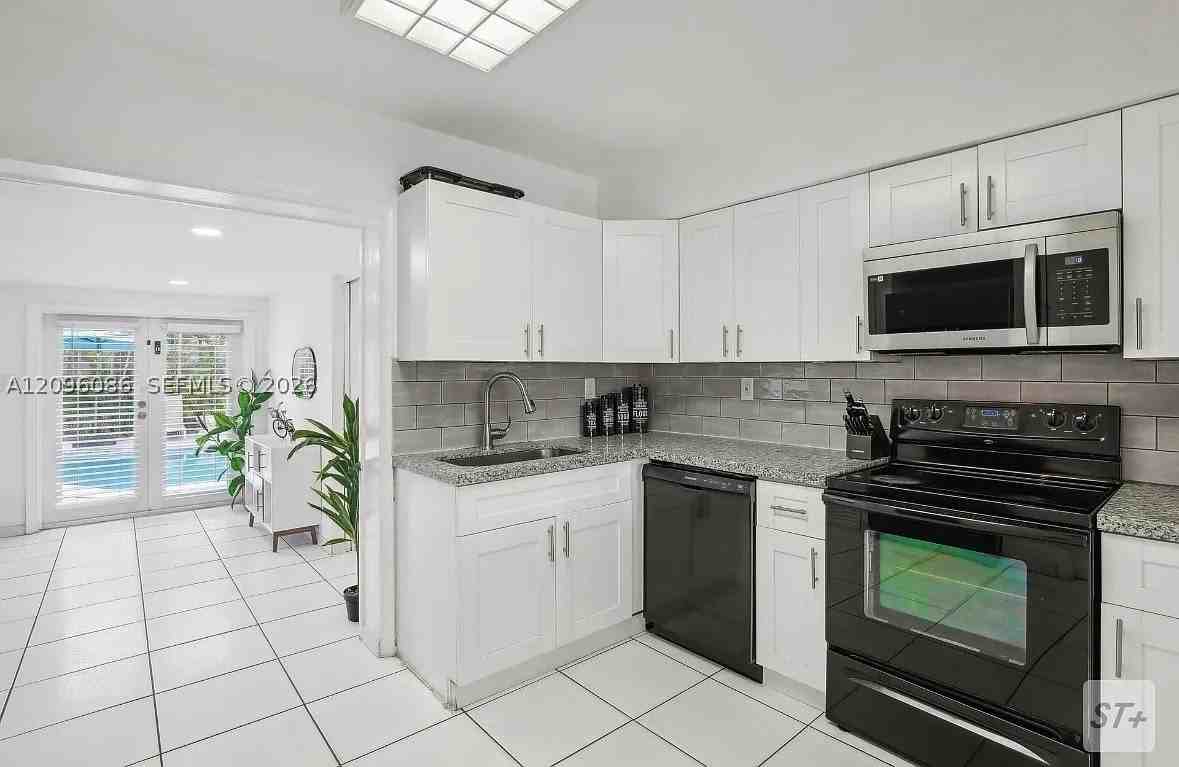 6445 Sw 22nd Ct - Photo 5 of 28