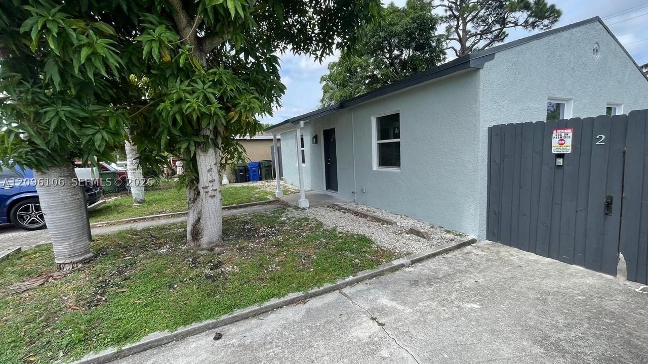 1420 Nw 2nd Ave #1 - Photo 2 of 14