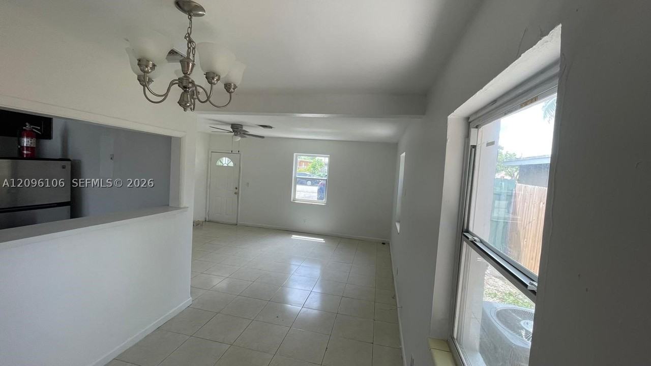 1420 Nw 2nd Ave #1 - Photo 4 of 14