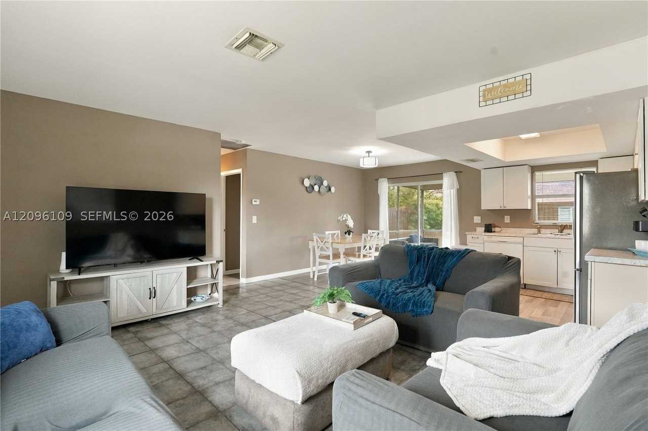 3017 Sw Santa Barbara Pl #3017 - Photo 4 of 17