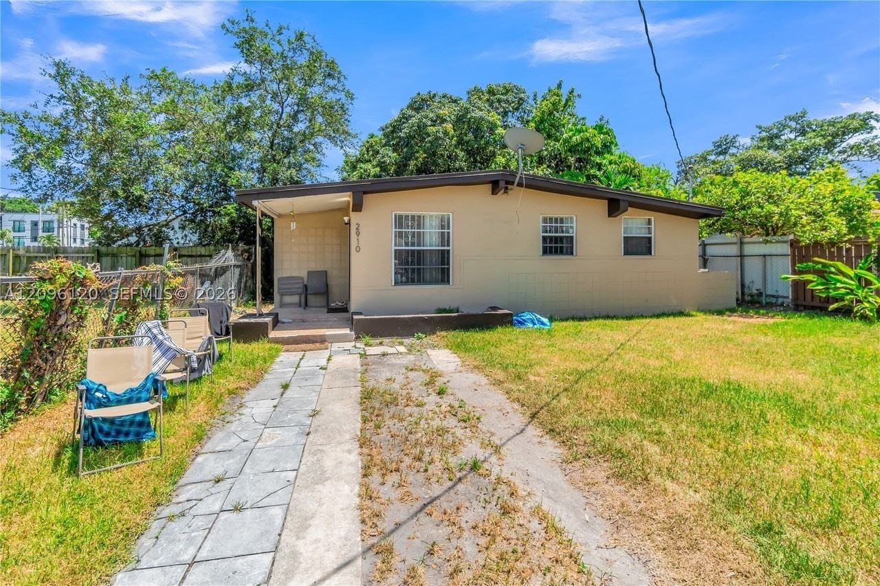 2910 Nw 47th St - Photo 2 of 21