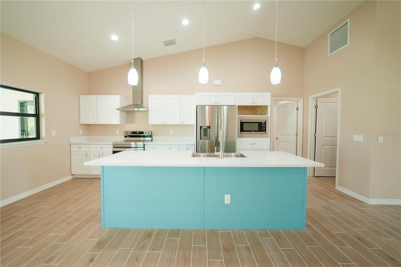 9408 Portillo Ave - Photo 4 of 21