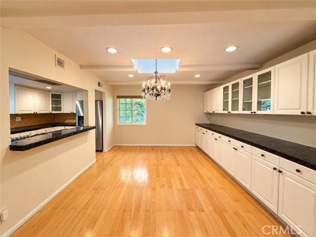 23421 Aetna St - Photo 7 of 7