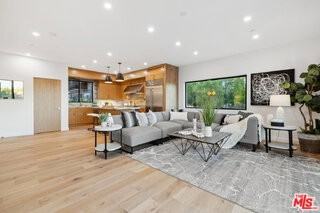 5221 Campo Rd - Photo 6 of 8