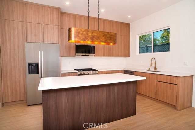 5618 Buffalo Ave - Photo 2 of 8