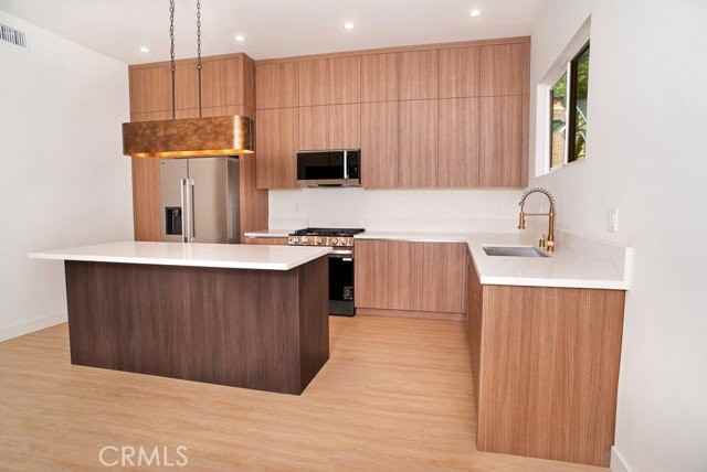 5618 Buffalo Ave - Photo 3 of 8