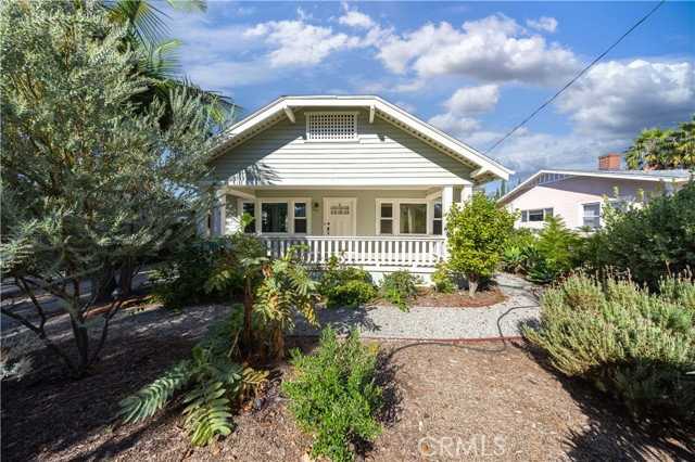 135 N San Marino Ave - Photo 2 of 8