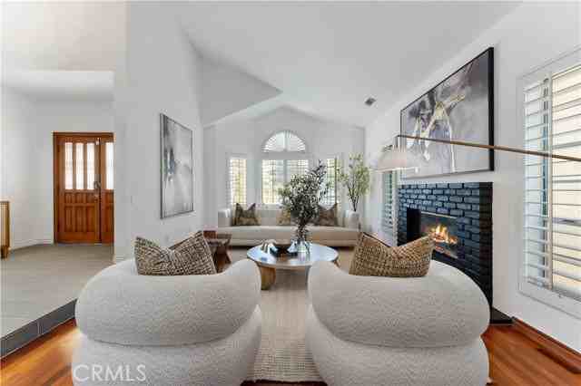 1011 Rodeo Rd - Photo 7 of 8