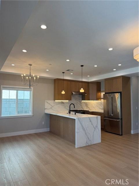 190 S Meridith Ave - Photo 4 of 8