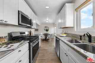 643 Pacific St #4 - Photo 7 of 8