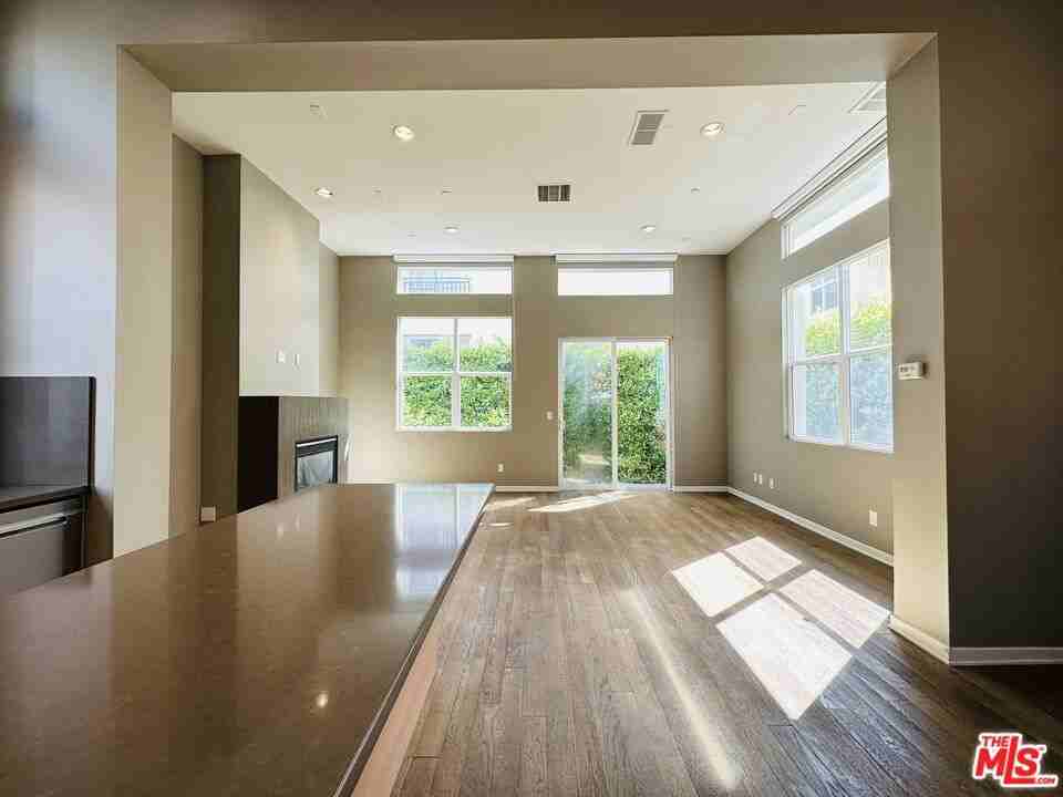 6581 Seabluff Dr #11 - Photo 2 of 8