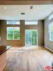 6581 Seabluff Dr #11 - Photo 5 of 8