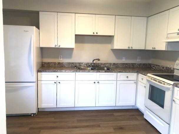 2419 Cedar Ave #B - Photo 4 of 13