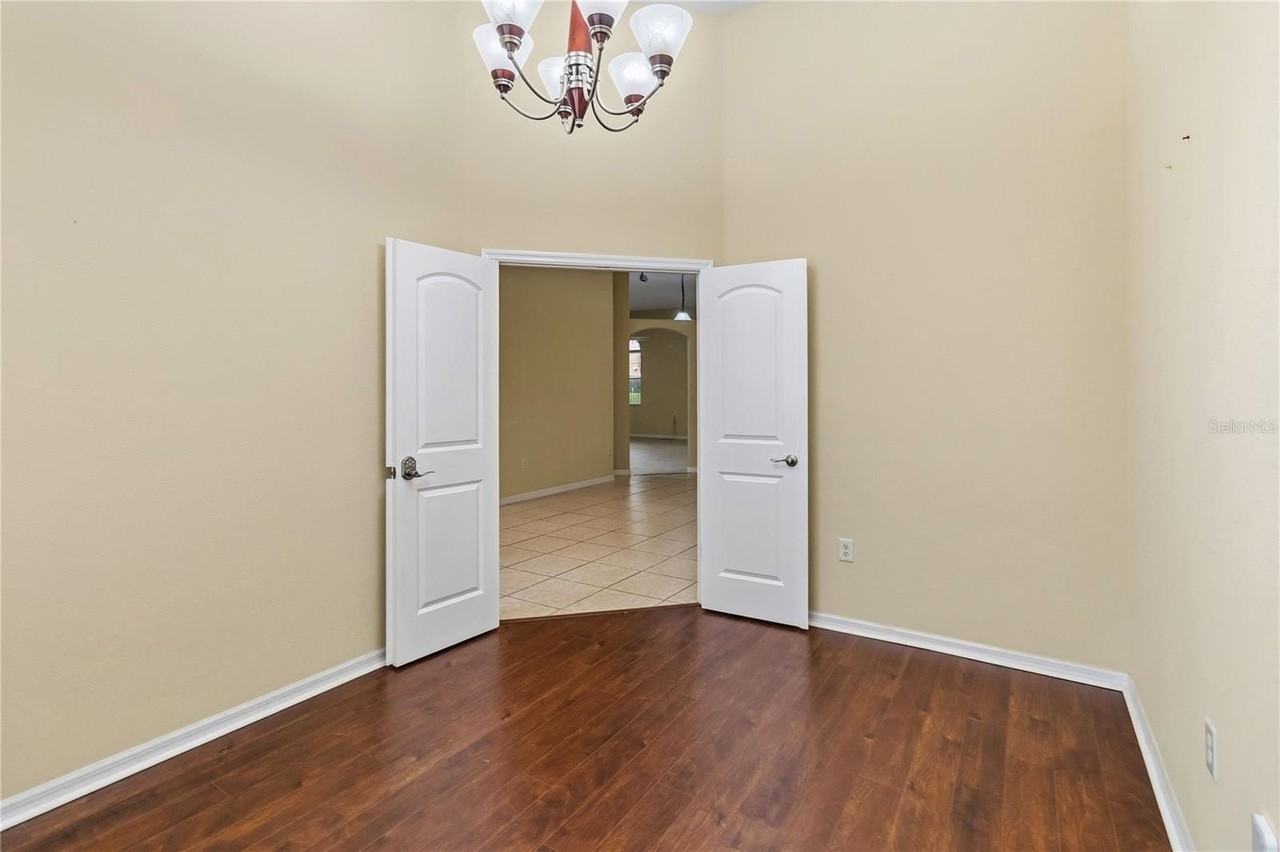 513 Parkside Pointe Blvd - Photo 7 of 50