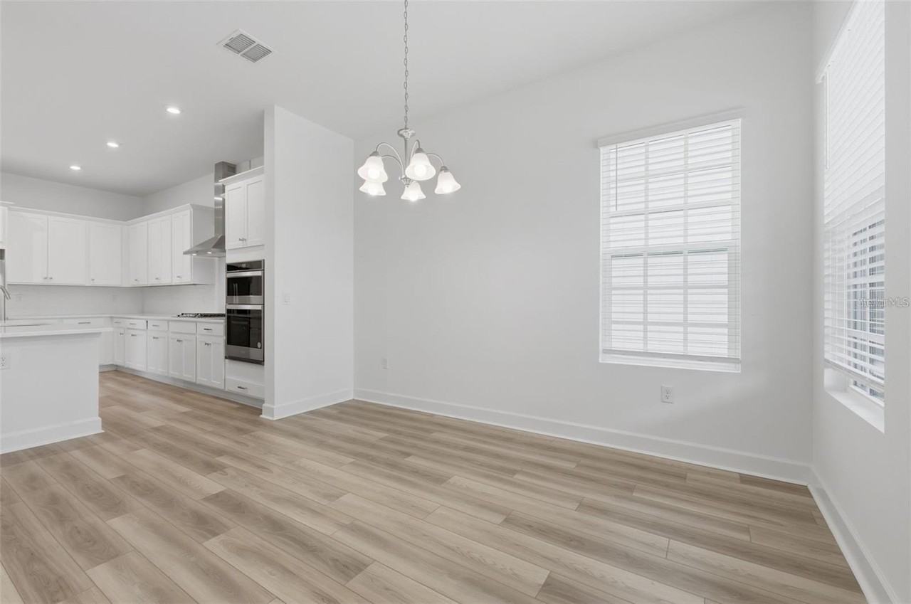 7410 Barrier Cove Way - Photo 7 of 31