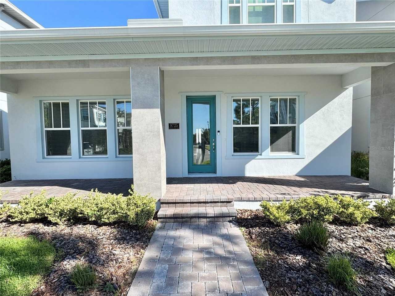9725 Neruda St - Photo 4 of 50