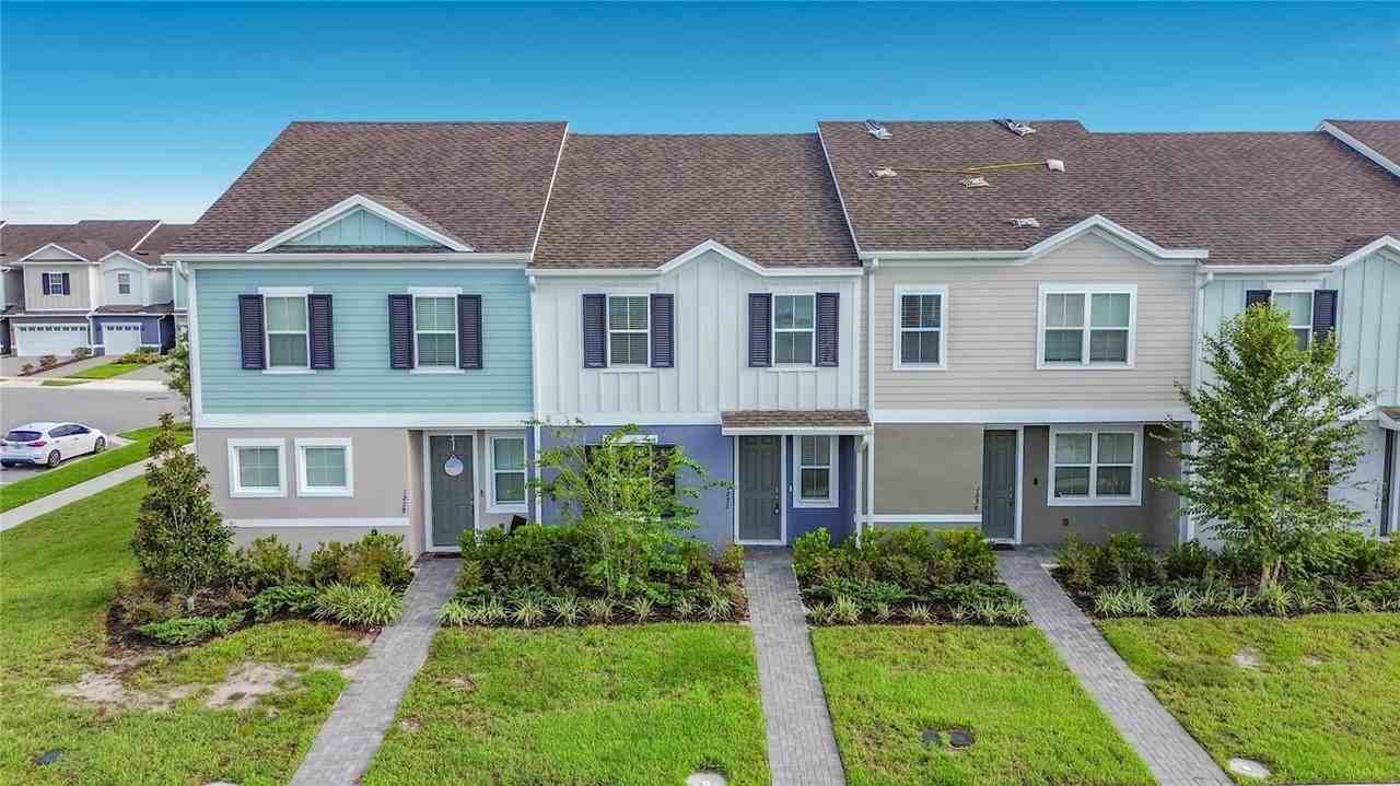 1232 Stockwell Ave - Photo 4 of 43