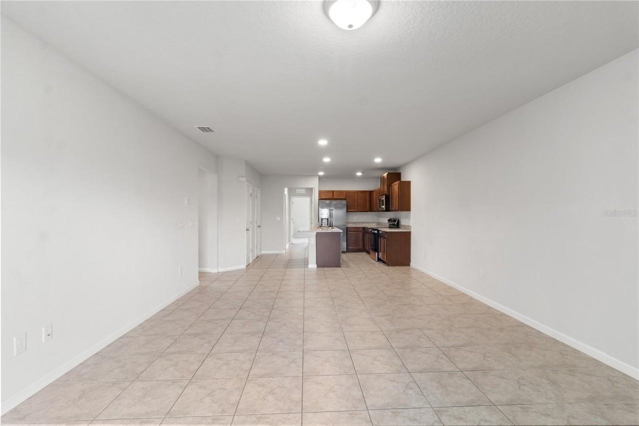 17993 Turning Leaf Cir - Photo 7 of 36