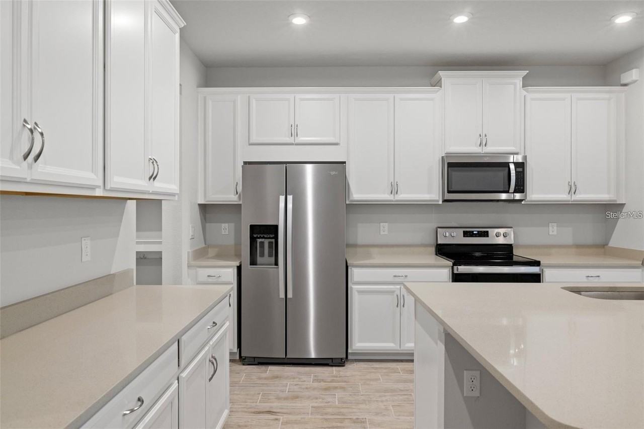 2326 Summerlit St - Photo 7 of 25