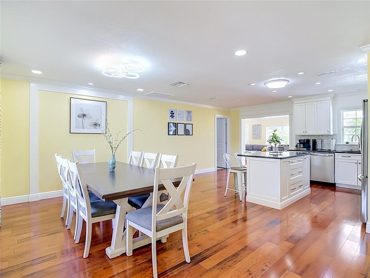 8261 Malvern Cir - Photo 4 of 46
