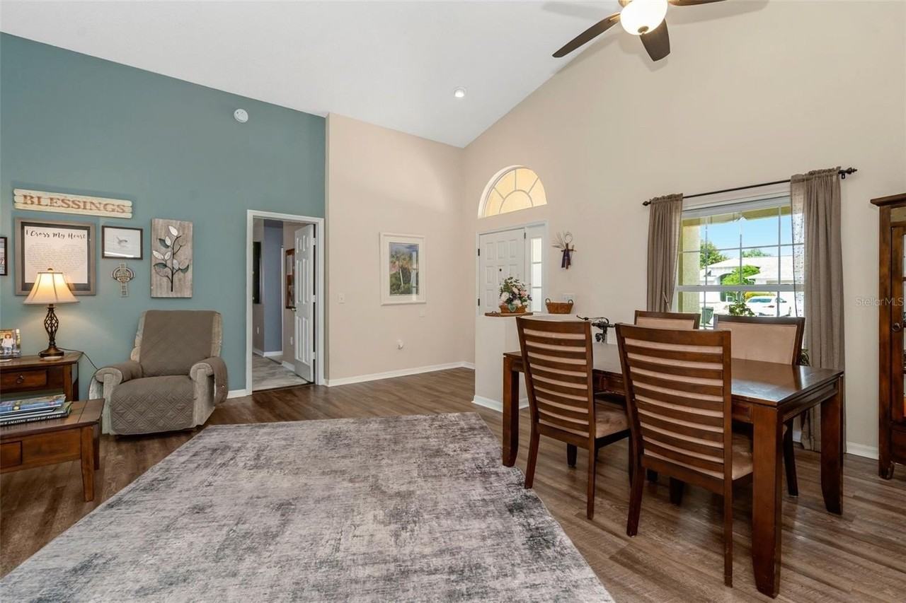 13853 Pimberton Dr - Photo 4 of 47