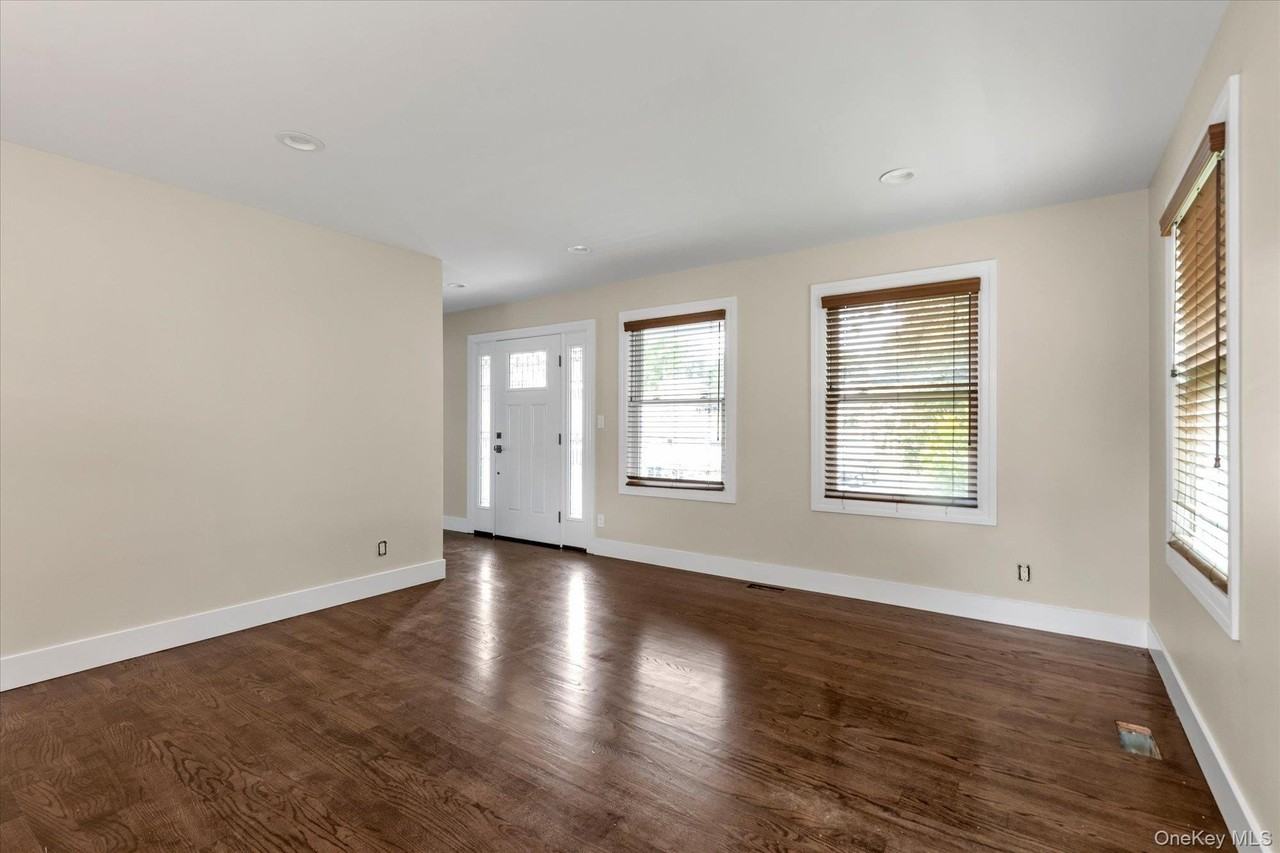 85 Clement St - Photo 2 of 20